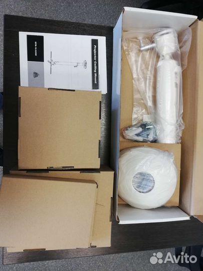 Потолочный кронштейн для проектора