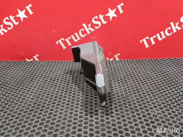 Кронштейн торсиона кабины правый 2019г