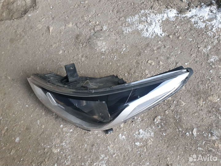 Hyundai solaris 2 фара левая дефект