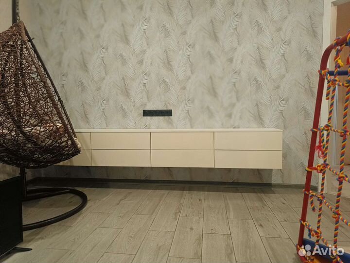 Полка тумба настенная навесная для телевизора