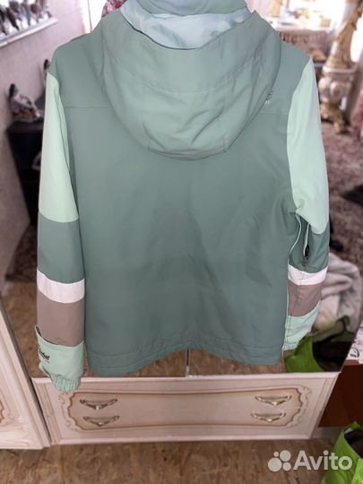 Горнолыжная куртка женская protest