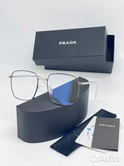 Имиджевые очки Prada