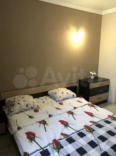 2-к. квартира, 52 м², 1/18 эт.