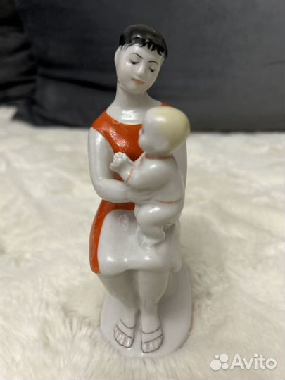 Статуэтка «Ладушки», скульптор Столбова Г. С