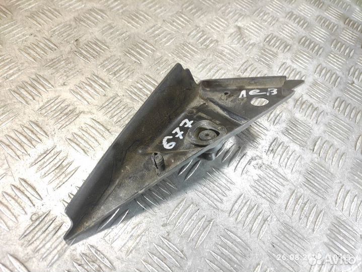 Крышка зеркала внутренняя левая Vaz Niva