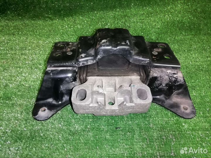 Подушка двигателя левая skoda octavia А7