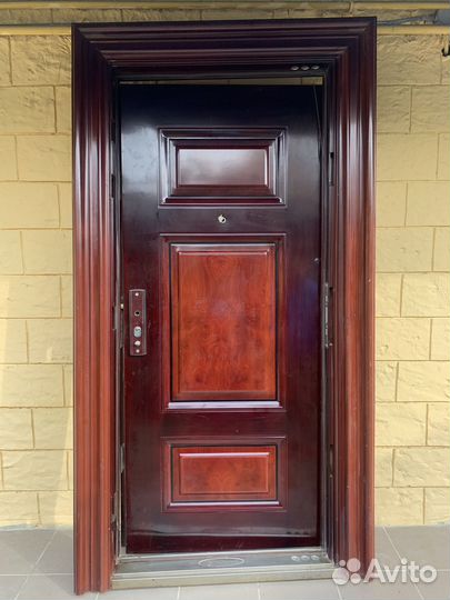 Входная металлическая дверь бу