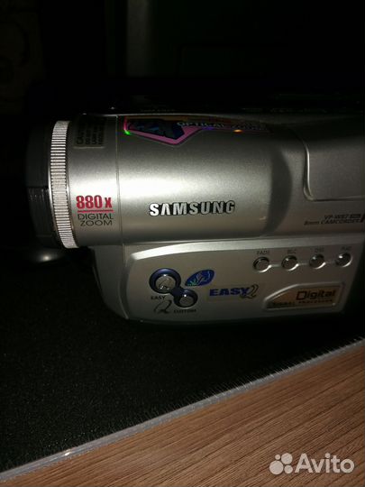 Видеокамера Samsung VP-W87
