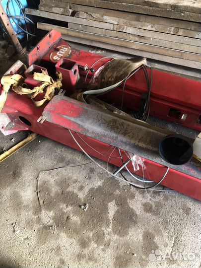 Подъемник автомобильный гидравлический