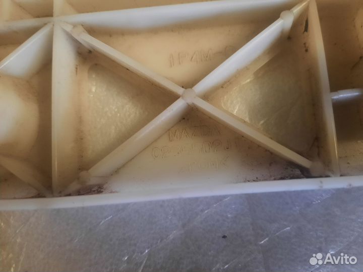 Левый кронштейн заднего бампера Mazda5 CR 2005-201