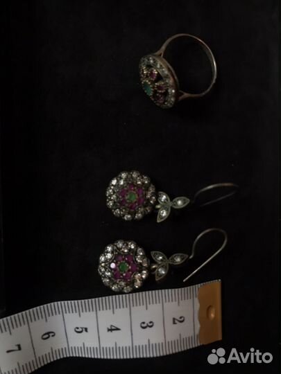 Набор украшений из серебра с камнями