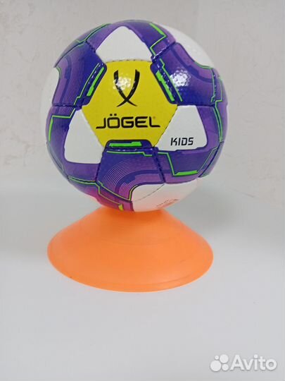 Футбольный мяч профессиональный