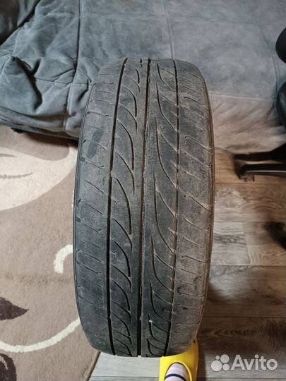 Dunlop SP Sport LM703 215/65 R16