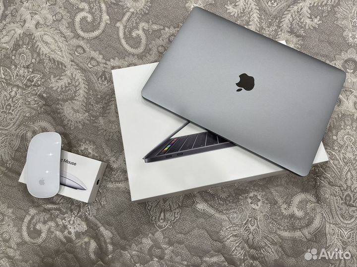 Macbook Pro 13 2018 touch bar 256gb, 115 циклов