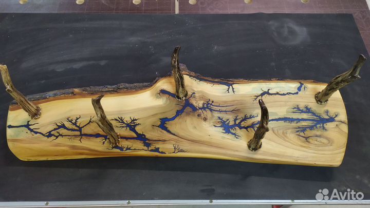 Вешалка настенная деревянная