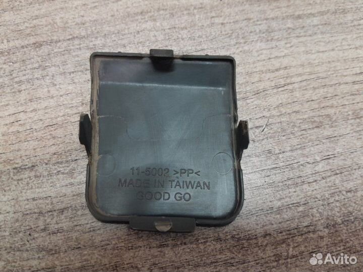 Заглушка буксировочного крюка передняя Ford Fusion