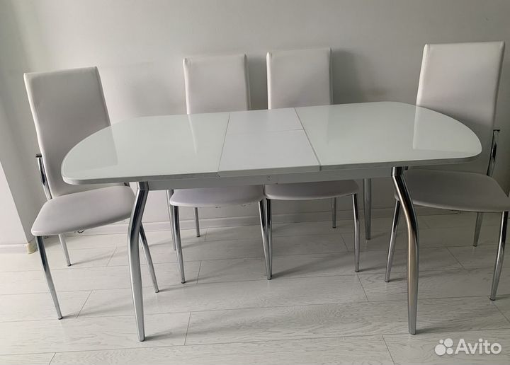 Кухонный стол раздвижной и стулья комплект