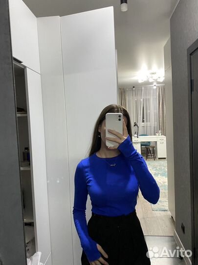 Лонгслив с вырезом для пальца