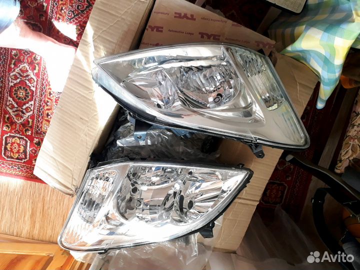 Фары на тойота