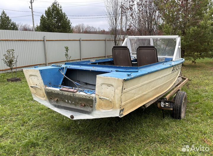 Моторная лодка Днепр