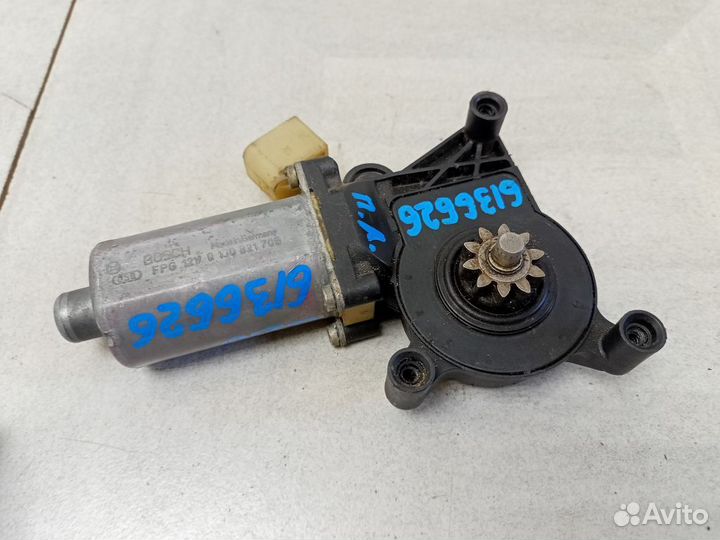 Моторчик переднего левого стеклоподъемника