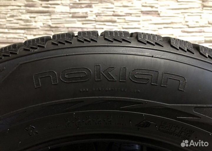 Nokian Tyres Hakkapeliitta R2 SUV 225/60 R18 104R