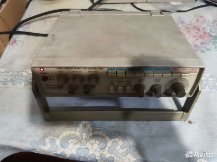 Генератор сигналов Escort EFG-3210