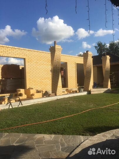 Строительная бригада каменьщики