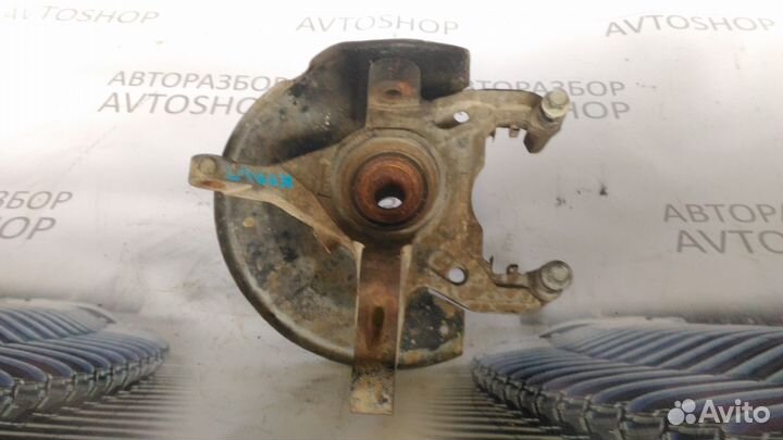 Кулак поворотный передний правый Mitsubishi Colt