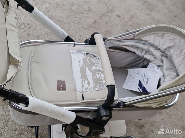 Коляска с рождения новая