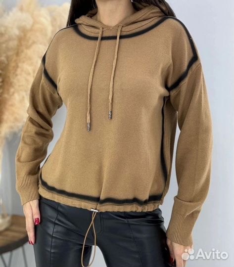Кофта с капюшоном женская