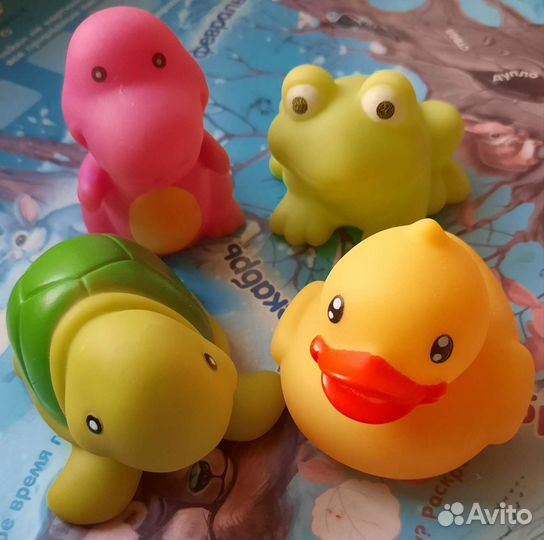 Продам игрушки для купания