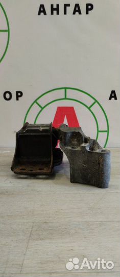 Опора (подушка) правая Nissan Qashqai J10 HR16DE