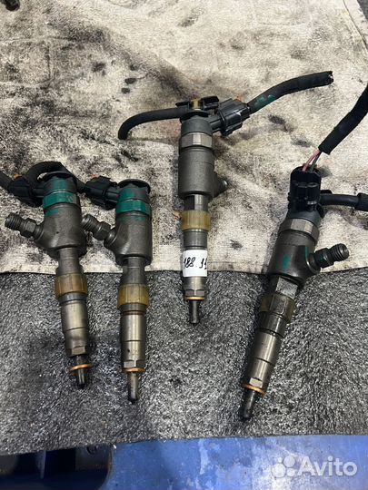 Форсунка топливная 0445110566 Peugeot-Citroen 9HH