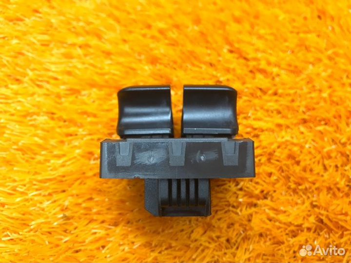 Кнопка стеклоподъемника передняя правая Audi A5 8T