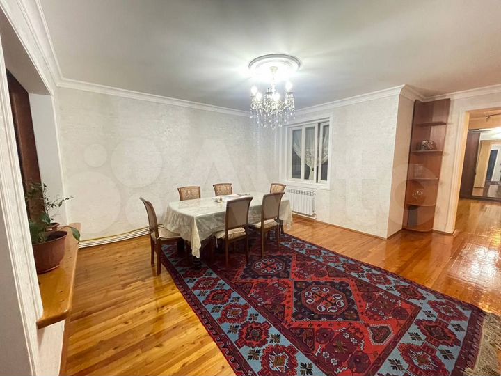 4-к. квартира, 125 м², 3/10 эт.