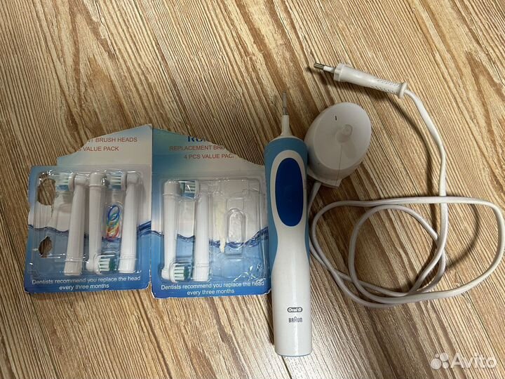 Электронная зубная щетка Braun Oral-B