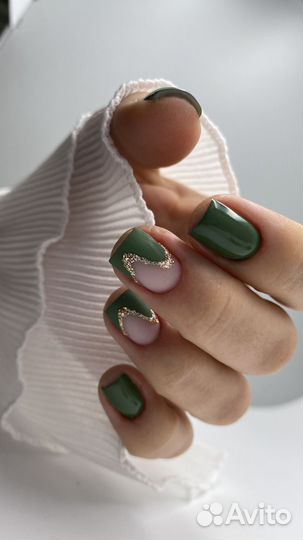 Модель на маникюр