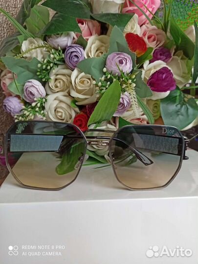 Солнцезащитные очки