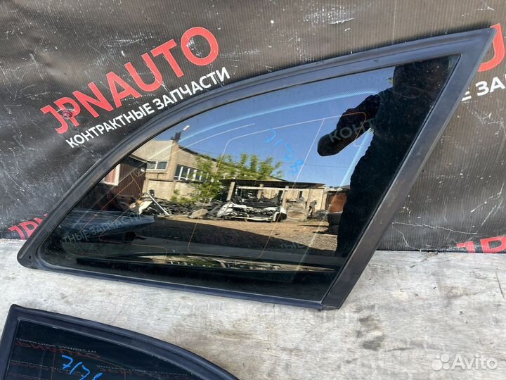 Форточка задняя Ауди А4 Б8