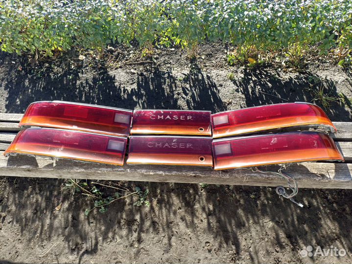 Задние фонари Toyota Chaser 90