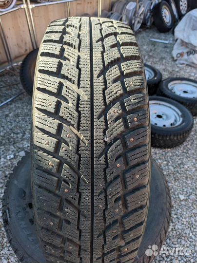 Kumho I'Zen RV KC15 215/70 R16
