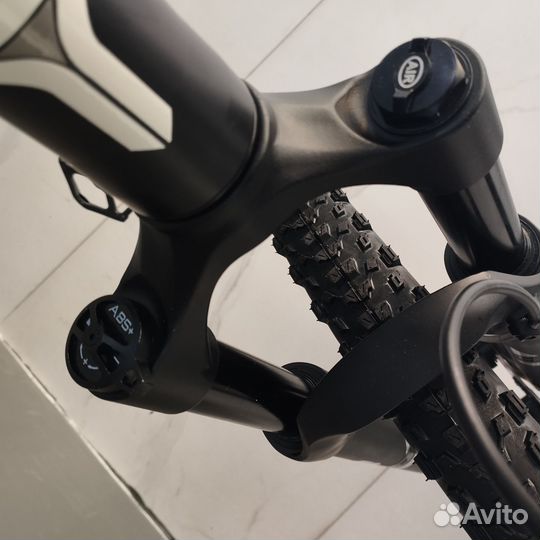 Велосипед 27,5 размер 16 гидравлика