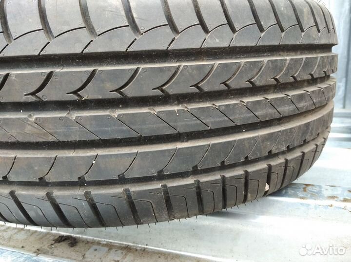 Goodyear EfficientGrip 215/55 R16
