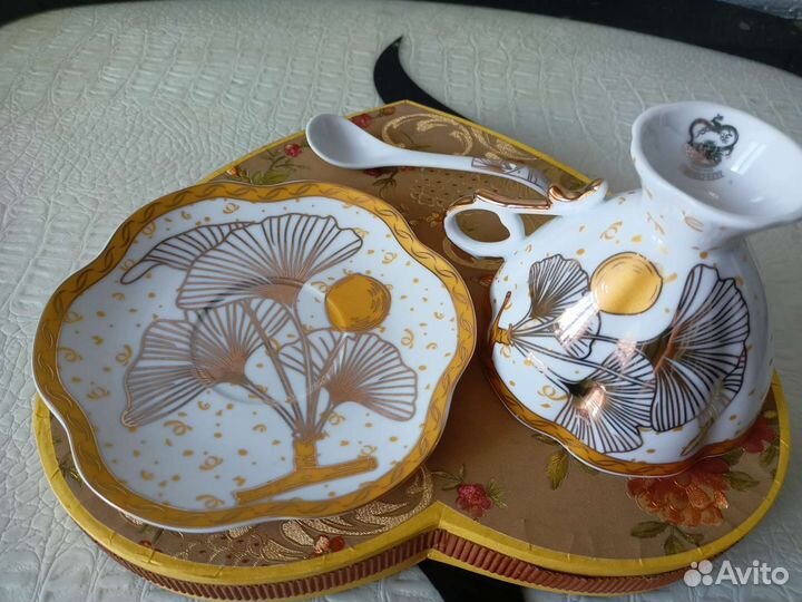 Чайный сервиз из фарфора