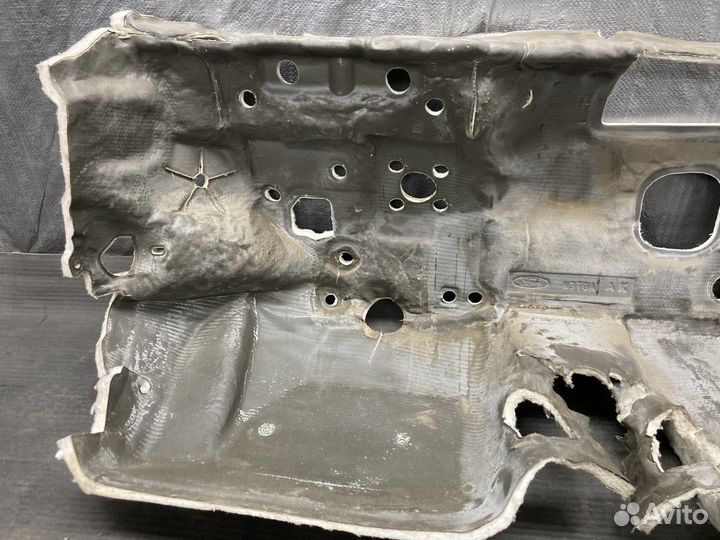 Шумоизоляция моторного отсека/щита Ford Focus 2