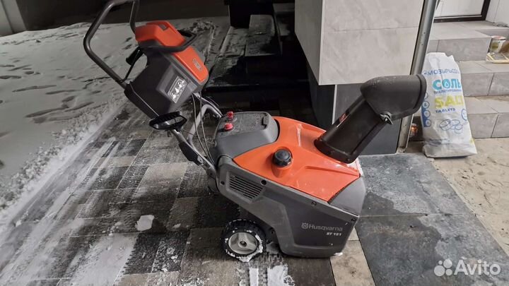 Снегоуборщик Husqvarna ST 151