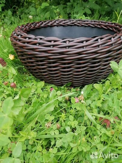 Цветник, кашпо из искусственного ротанга