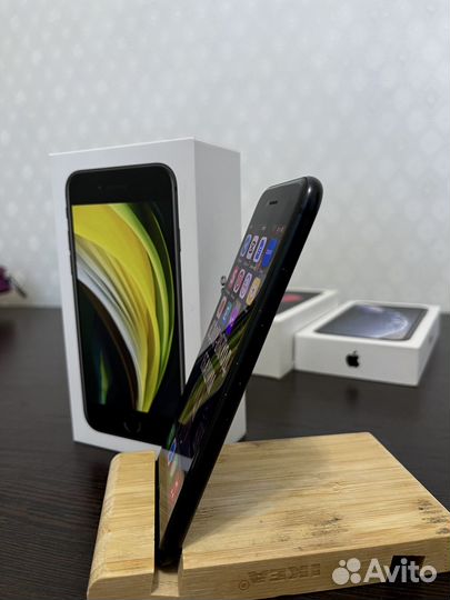 iPhone SE (2020), 64 ГБ