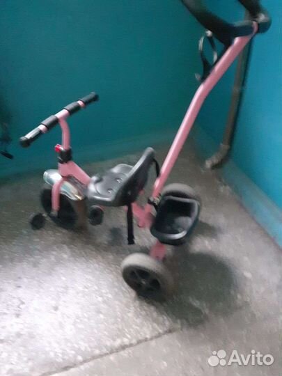 Велосипед детский трёхколёсный с ручкой